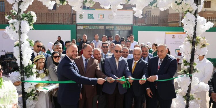 البنك الأهلي المصري يفتتح مدرسة السلام الإعدادية بمحافظة المنيا 
