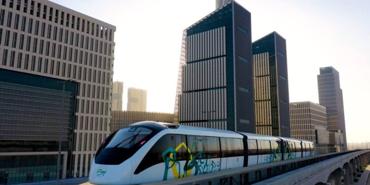 الرئيس السيسي يفتتح مشروع مونوريل شرق النيل