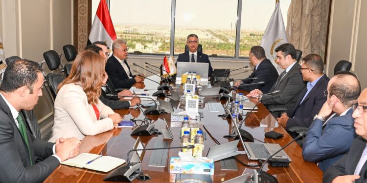 وزير التموين والتجارة الداخلية يبحث مع «أورانج مصر» سبل التعاون في تنفيذ مشروع «كاري أون»